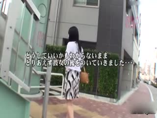 [中文]在客满巴士上因为看到女人没穿奶罩而勃起，结果少妻竟然帮对方吹箫还吞精